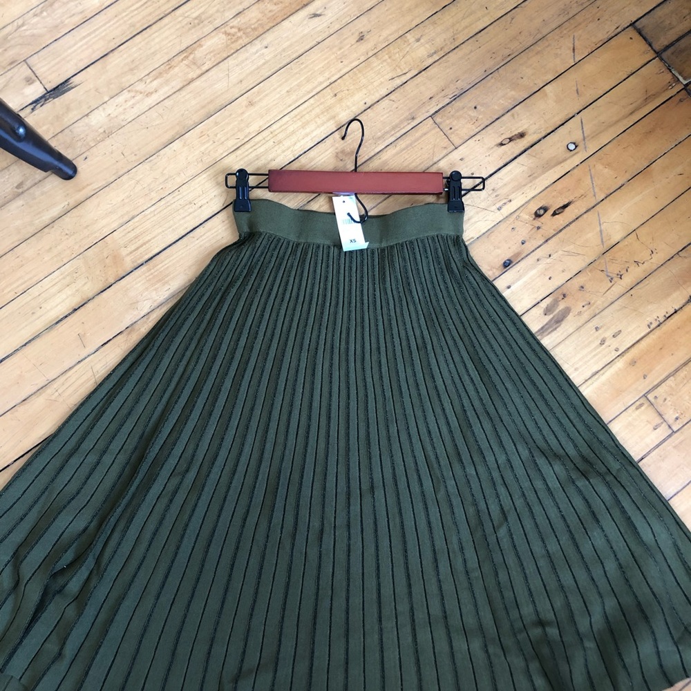 Green midi Ann Taylor skirt - Picture 3 of 4